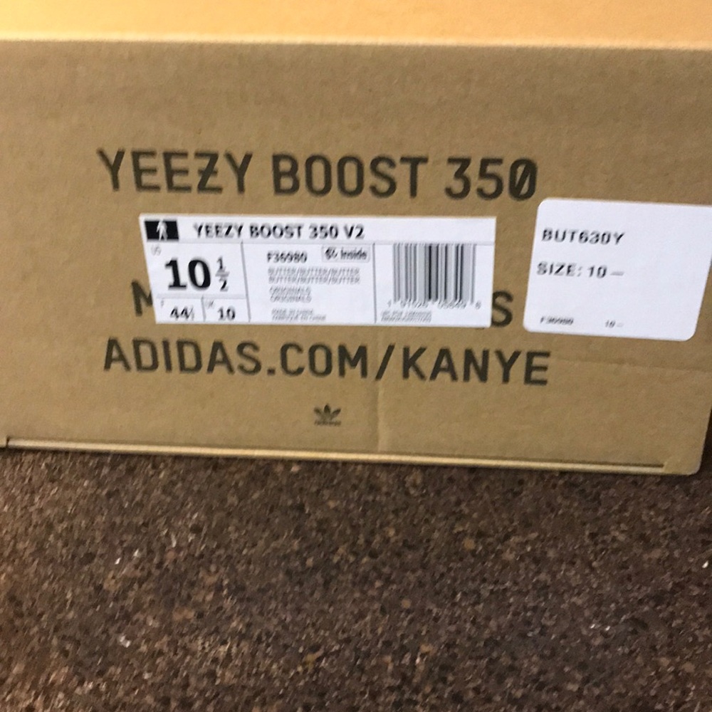 Sneakers - Picture 3 of 3